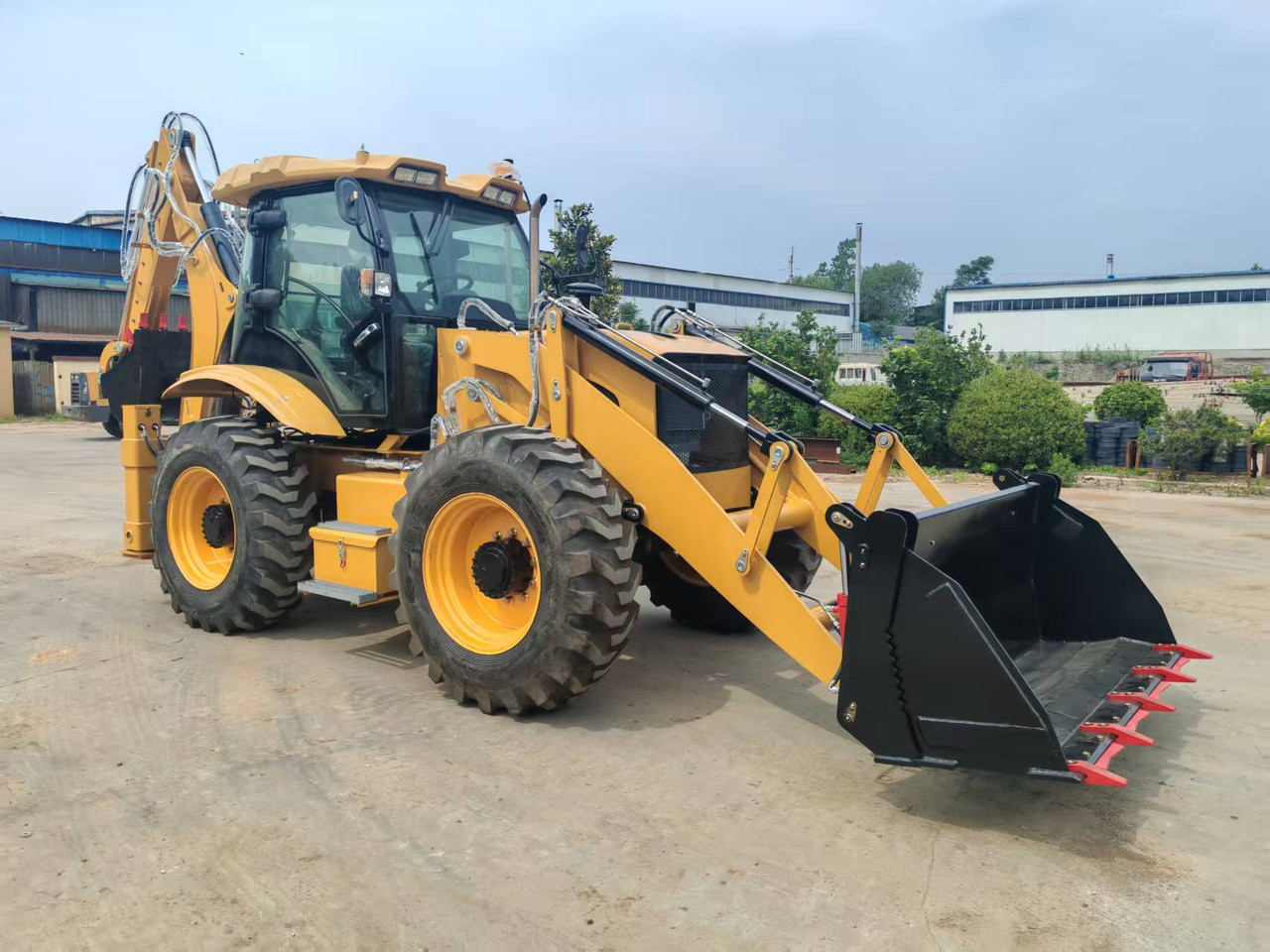 CATERPILLAR 4CX - Bager točkaš: slika 1 CATERPILLAR 4CX - Bager točkaš: slika 1