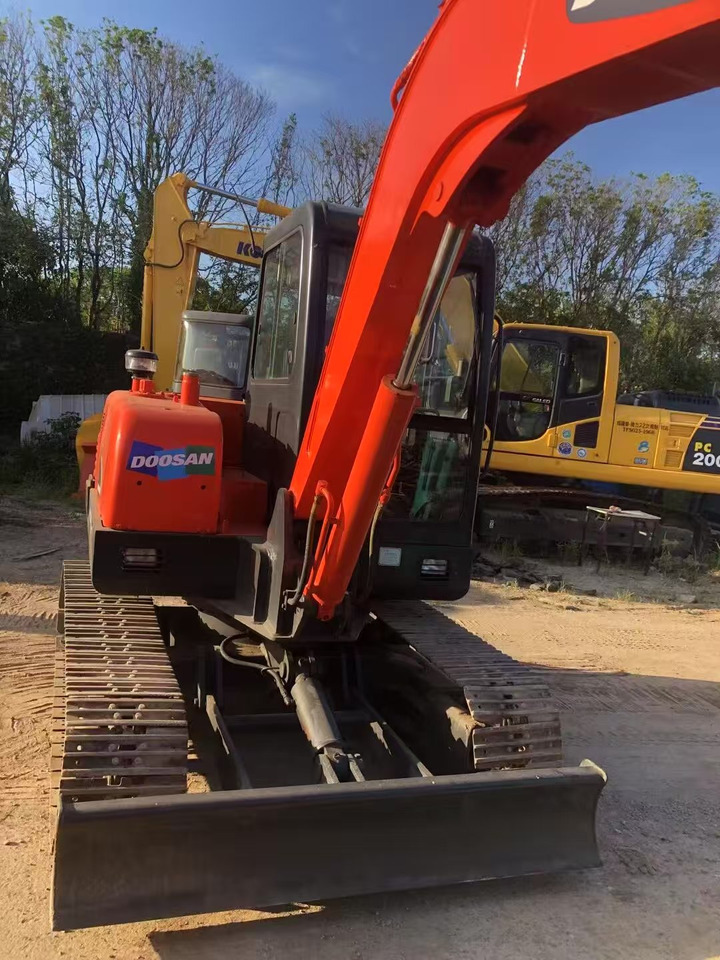 DOOSAN 55-9c - Mini bager: slika 1 DOOSAN 55-9c - Mini bager: slika 1