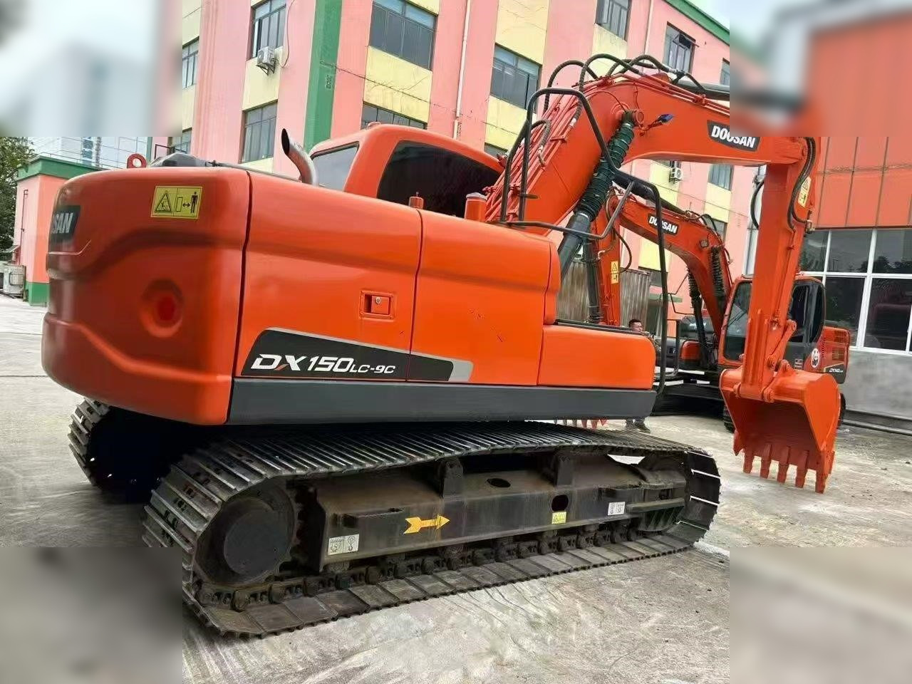 DOOSAN DX150W-9C - Bager točkaš: slika 2 DOOSAN DX150W-9C - Bager točkaš: slika 2