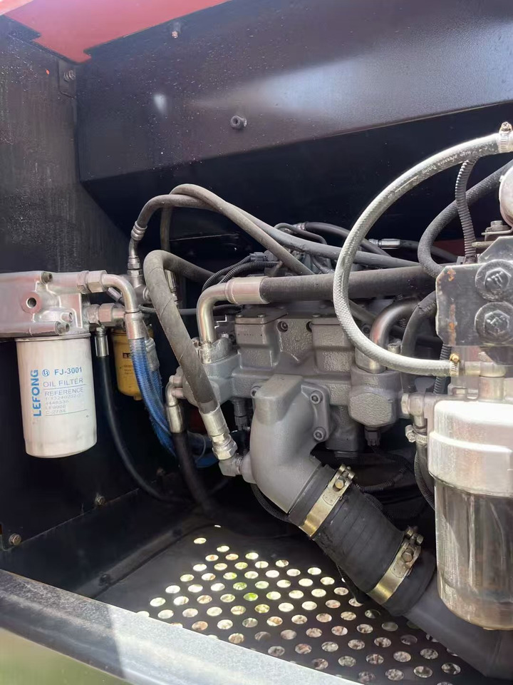 Bager guseničar HITACHI ZX200: slika 8