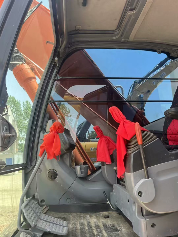 HITACHI ZX200 - Bager guseničar: slika 2 HITACHI ZX200 - Bager guseničar: slika 2