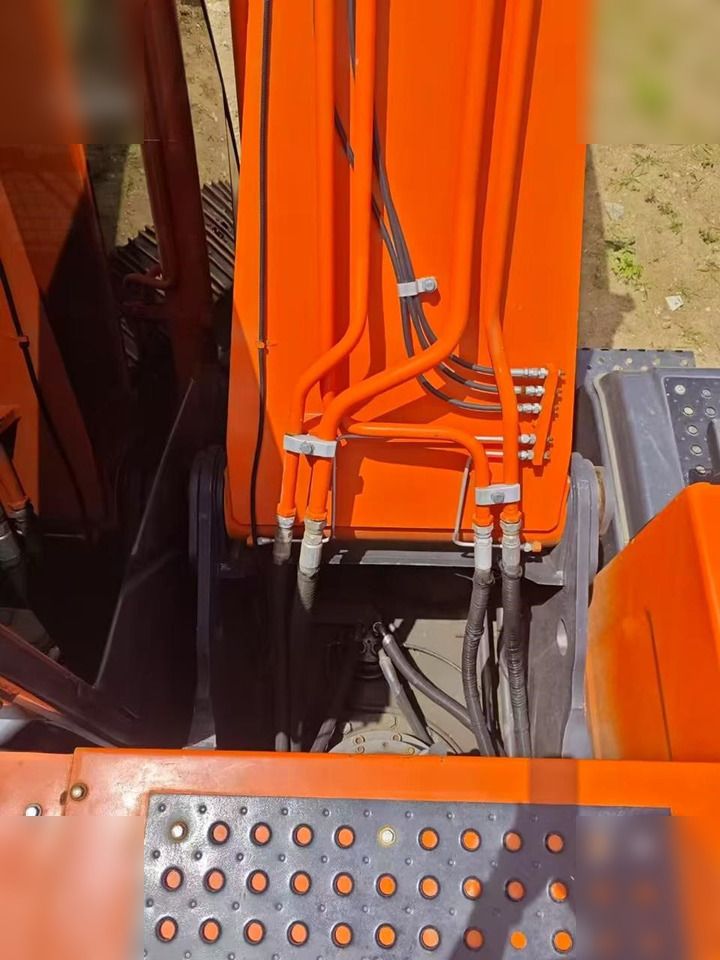 HITACHI ZX240 - Bager guseničar: slika 5 HITACHI ZX240 - Bager guseničar: slika 5