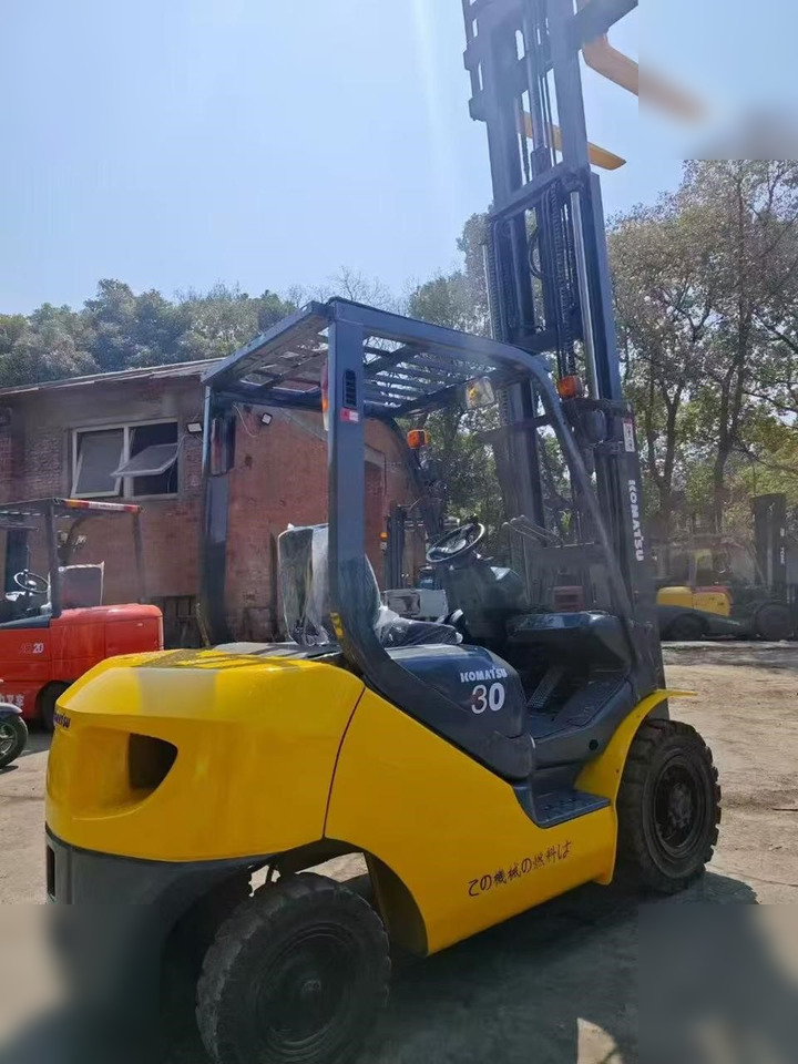 KOMATSU FD30-7 - Gasni viljuškar: slika 4 KOMATSU FD30-7 - Gasni viljuškar: slika 4