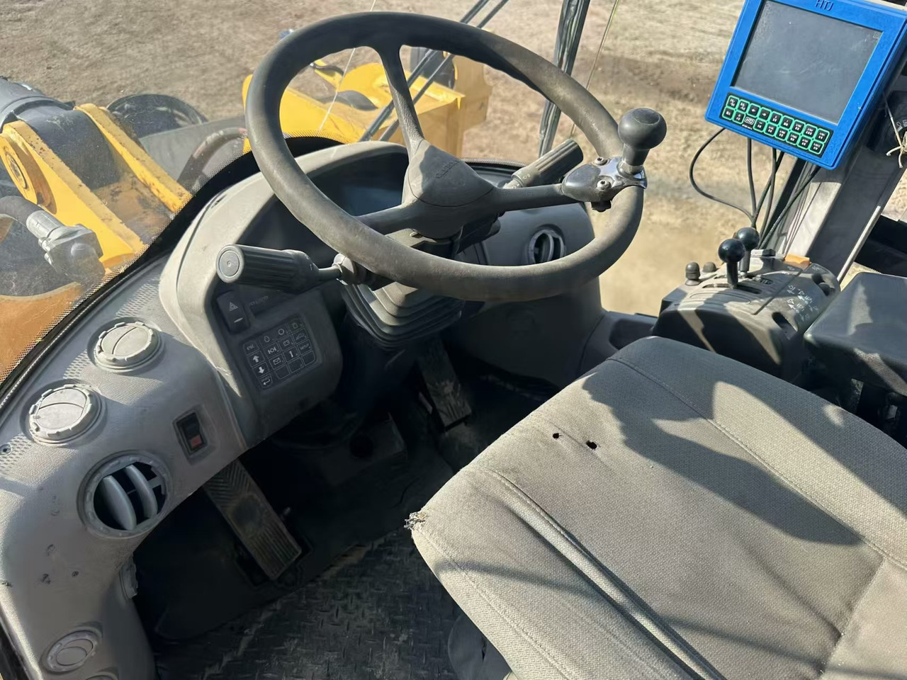 VOLVO 105L VOLVO 105L: slika 10