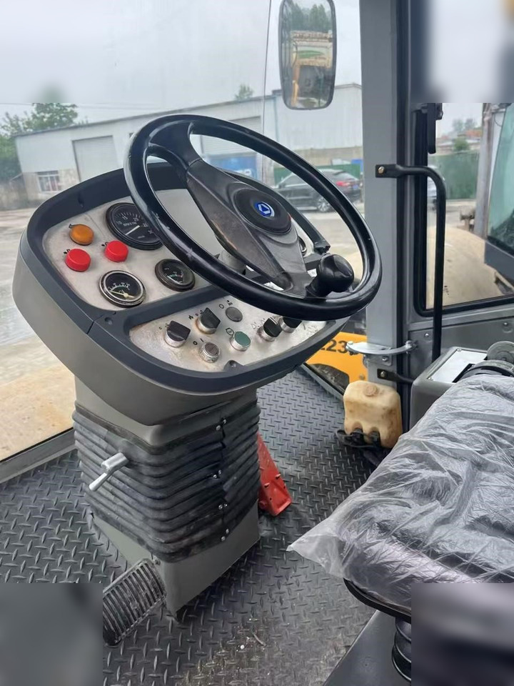 XCMG XS223J - Valjak: slika 2 XCMG XS223J - Valjak: slika 2