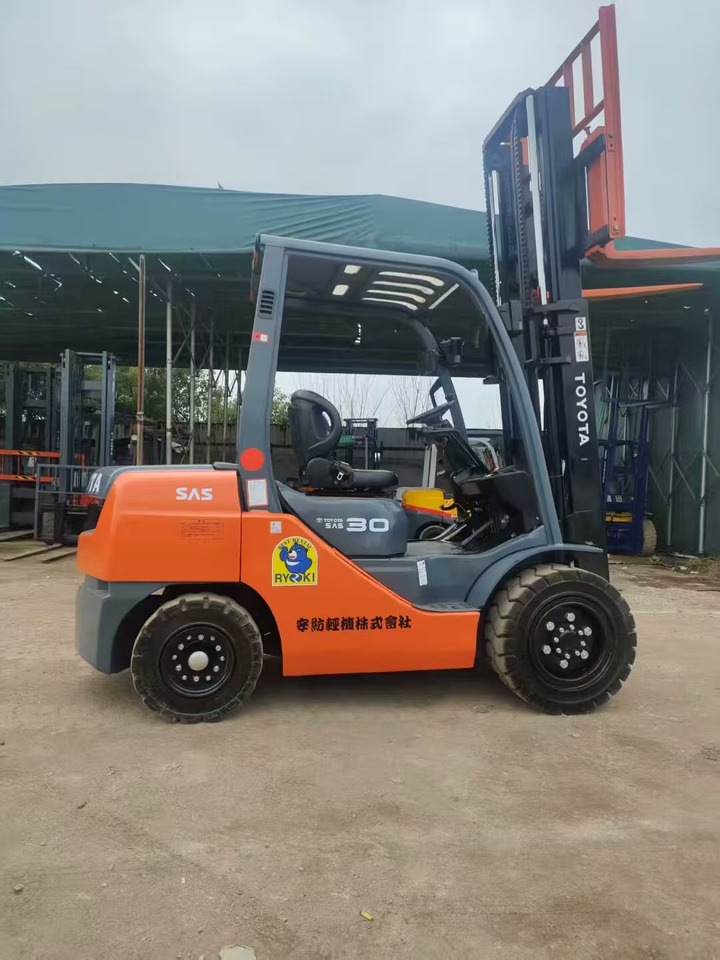 Toyata 3-ton - Jarbolna penjajuća platforma: slika 4 Toyata 3-ton - Jarbolna penjajuća platforma: slika 4