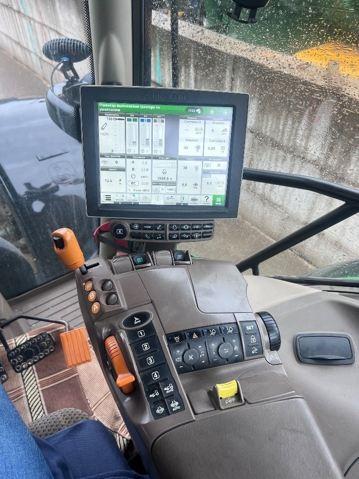 John Deere 6215 R Ultimate - Traktor: slika 4 John Deere 6215 R Ultimate - Traktor: slika 4