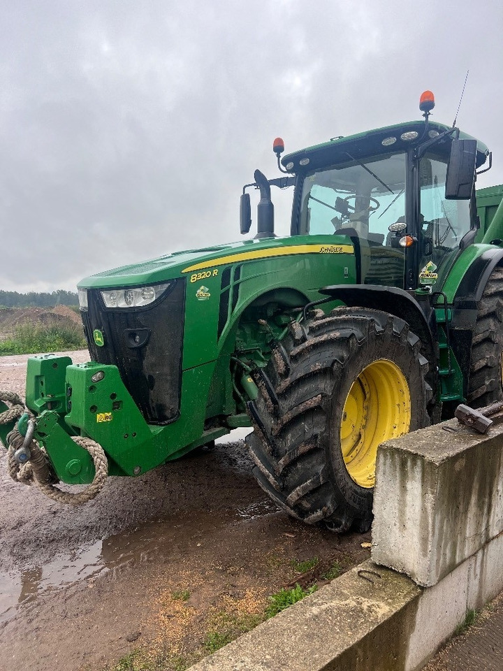 John Deere 8320R - Traktor: slika 1 John Deere 8320R - Traktor: slika 1