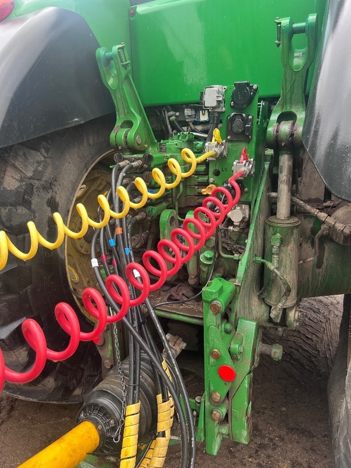 John Deere 8320R - Traktor: slika 3 John Deere 8320R - Traktor: slika 3