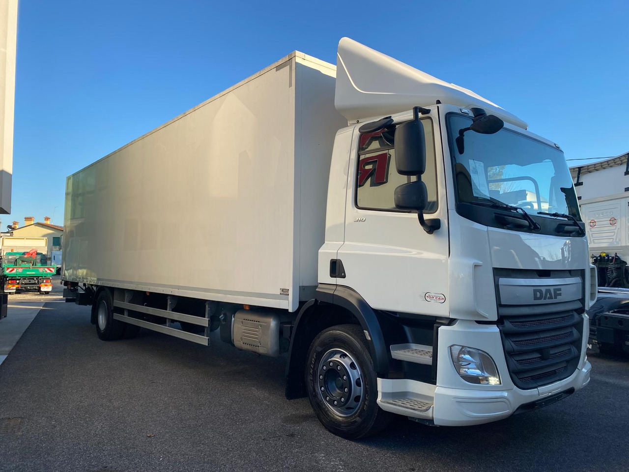 DAF 310 FA - Kamion sa zatvorenim sandukom: slika 2 DAF 310 FA - Kamion sa zatvorenim sandukom: slika 2