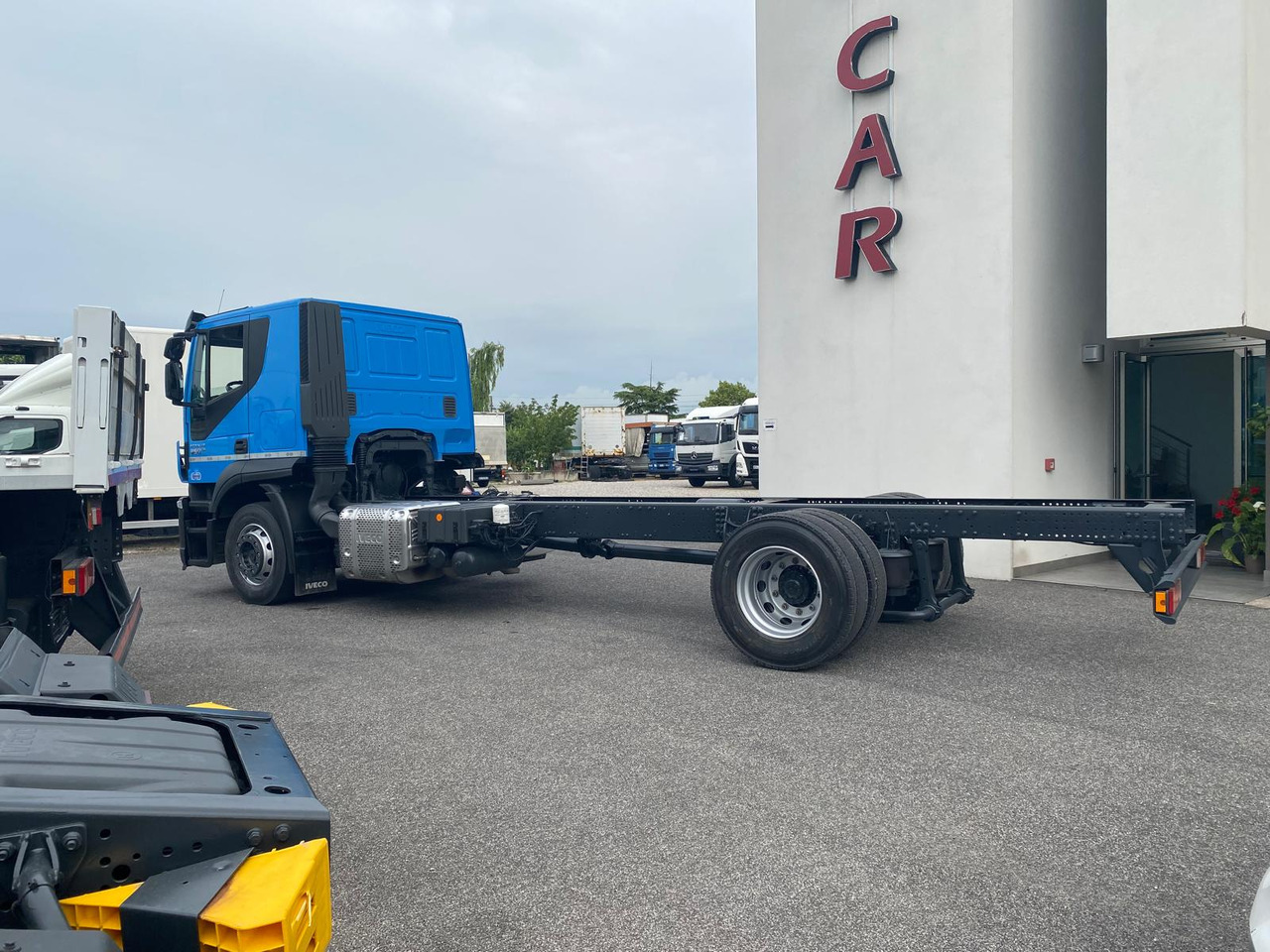 IVECO AT190S36 - Kamion sa golom šasijom i zatvorenom kabinom: slika 3 IVECO AT190S36 - Kamion sa golom šasijom i zatvorenom kabinom: slika 3
