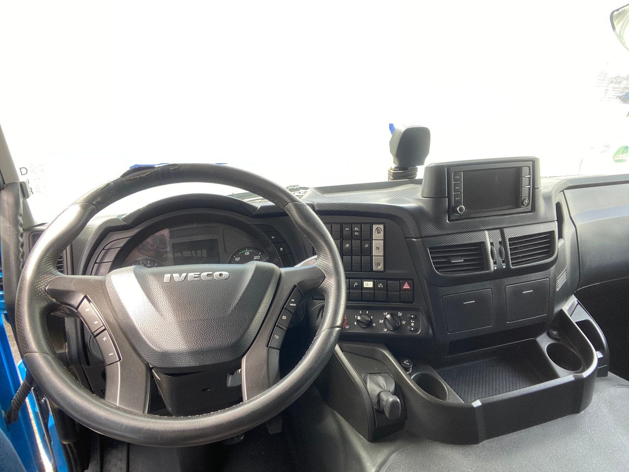 IVECO AT190S36 - Kamion sa golom šasijom i zatvorenom kabinom: slika 5 IVECO AT190S36 - Kamion sa golom šasijom i zatvorenom kabinom: slika 5