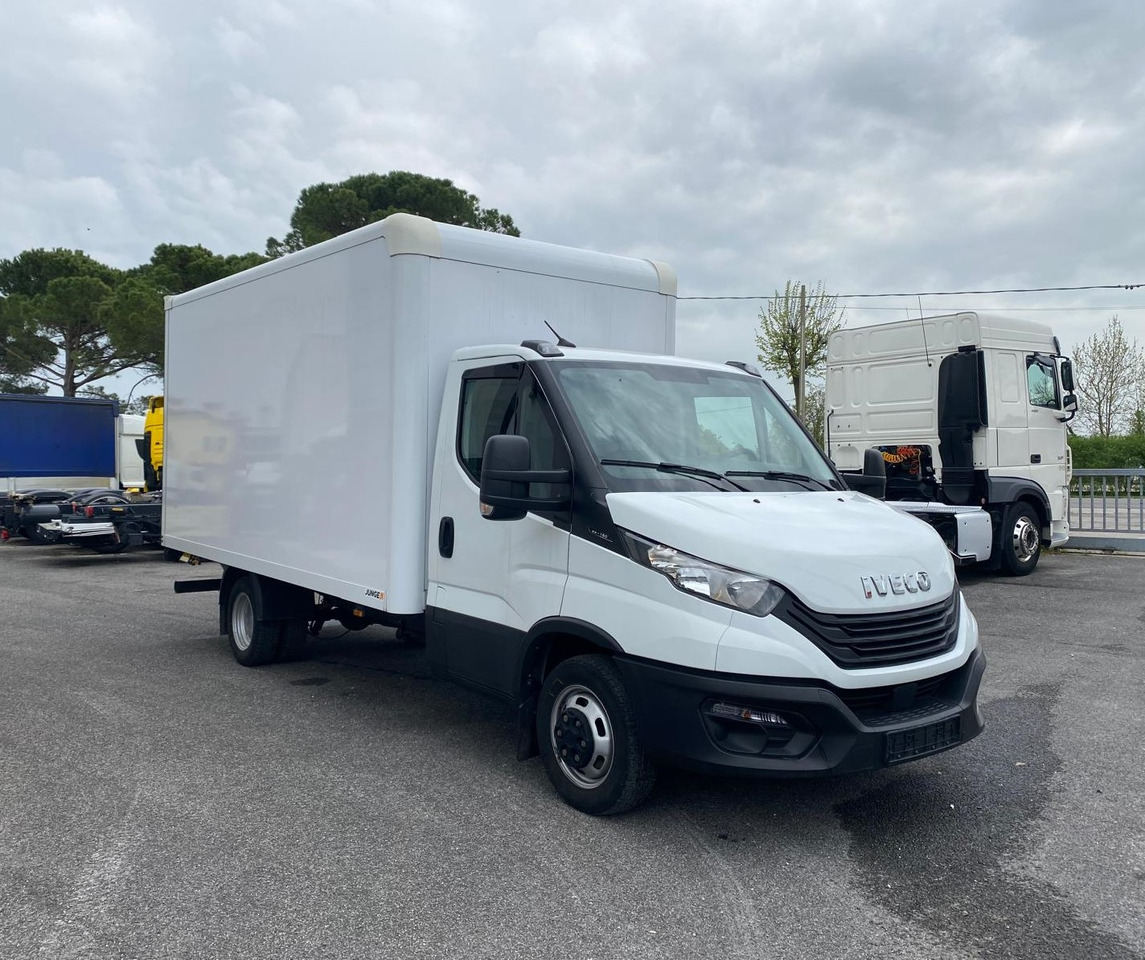 IVECO DAILY 35C16 - Dostavno vozilo sa zatvorenim sandukom: slika 2 IVECO DAILY 35C16 - Dostavno vozilo sa zatvorenim sandukom: slika 2