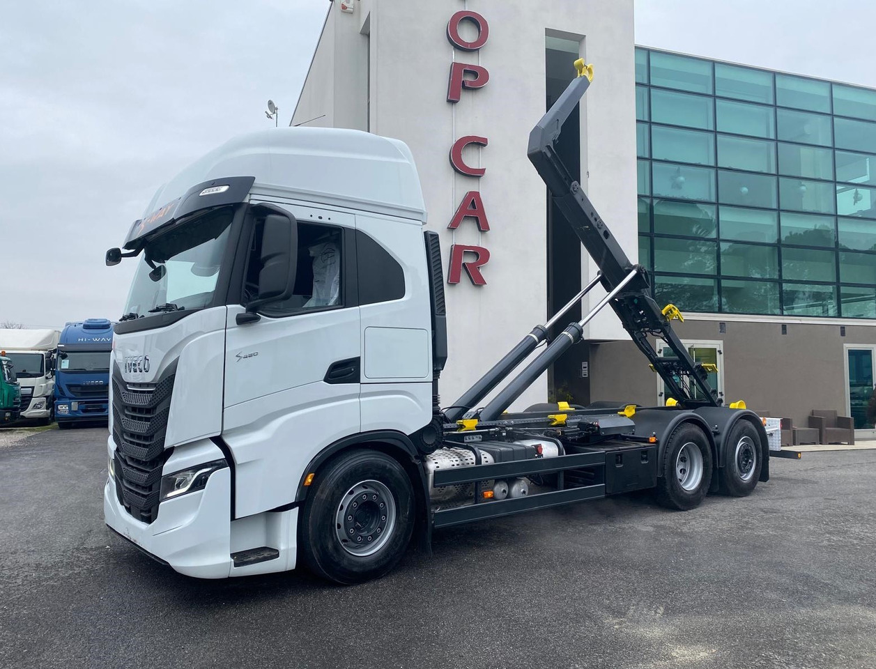 IVECO S-WAY AS260S48 - Kamion sa hidrauličnom kukom: slika 1 IVECO S-WAY AS260S48 - Kamion sa hidrauličnom kukom: slika 1