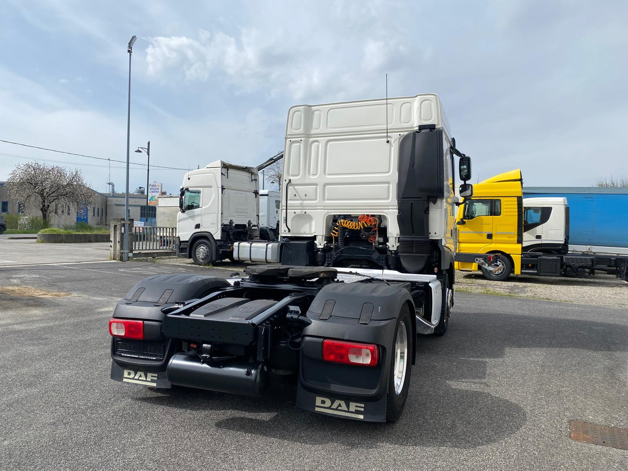 DAF XF 450 - Tegljač: slika 4 DAF XF 450 - Tegljač: slika 4