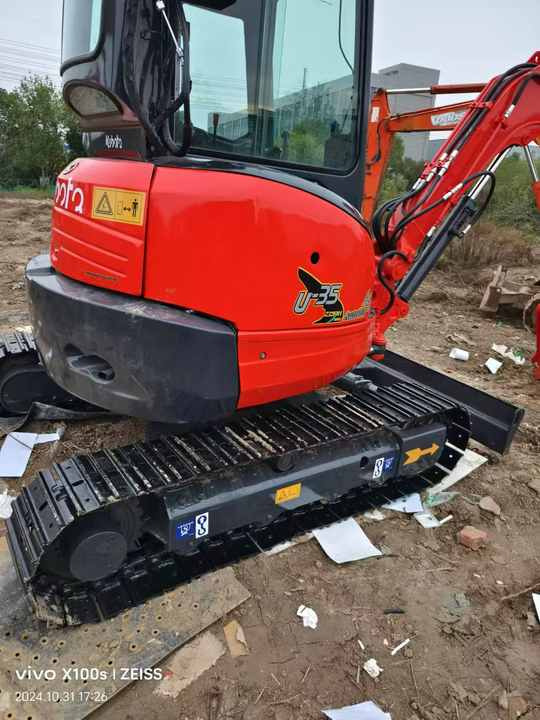 3TONS Good Quality Used Kubota U35 Hydraulic Excavator Used U25 U35 Mini Mxcavator Used Small Digger Kubota U35 - Mini bager: slika 4 3TONS Good Quality Used Kubota U35 Hydraulic Excavator Used U25 U35 Mini Mxcavator Used Small Digger Kubota U35 - Mini bager: slika 4