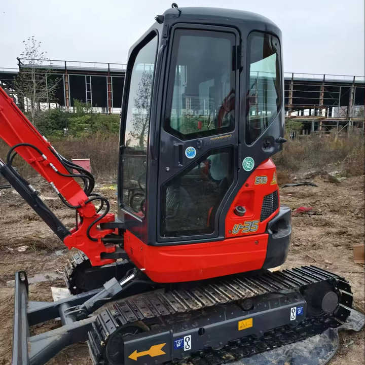 3TONS Good Quality Used Kubota U35 Hydraulic Excavator Used U25 U35 Mini Mxcavator Used Small Digger Kubota U35 - Mini bager: slika 1 3TONS Good Quality Used Kubota U35 Hydraulic Excavator Used U25 U35 Mini Mxcavator Used Small Digger Kubota U35 - Mini bager: slika 1