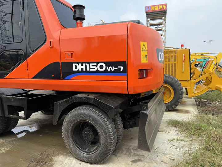 90% Brand New Doosan Brand Dh150w-7 Wheel Excavator in Stock Used Korea Brand Doosan Dh55 Dh60 Dh150 Dh210 Excavator for Sale - Bager točkaš: slika 4 90% Brand New Doosan Brand Dh150w-7 Wheel Excavator in Stock Used Korea Brand Doosan Dh55 Dh60 Dh150 Dh210 Excavator for Sale - Bager točkaš: slika 4