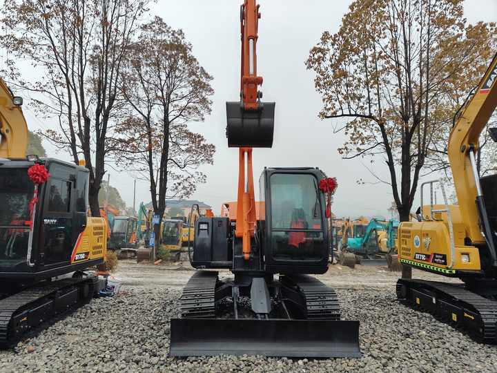 90% New HITACHI ZX70 Used Excavator Mining Construction Excavators, Strong Power, Low Price, and Very Good Quality - Bager guseničar: slika 2 90% New HITACHI ZX70 Used Excavator Mining Construction Excavators, Strong Power, Low Price, and Very Good Quality - Bager guseničar: slika 2