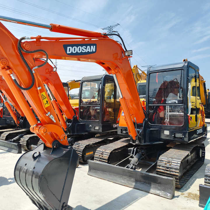 90% New Mini Excavator Doosan DH55, 5-Ton Mini Used Doosan Excavator with Low Price and Good Quality - Mini bager: slika 1 90% New Mini Excavator Doosan DH55, 5-Ton Mini Used Doosan Excavator with Low Price and Good Quality - Mini bager: slika 1