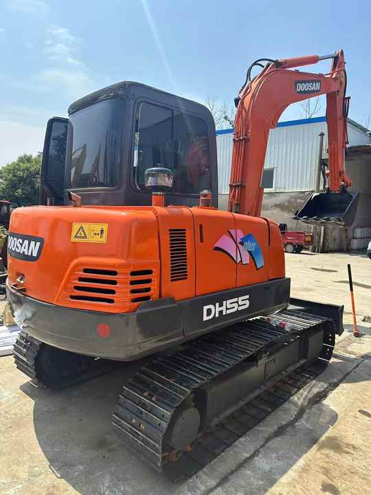 90% New Mini Excavator Doosan DH55 Second-hand Excavator 5 Ton Mini Used Excavator for Sale in Low Price - Mini bager: slika 2 90% New Mini Excavator Doosan DH55 Second-hand Excavator 5 Ton Mini Used Excavator for Sale in Low Price - Mini bager: slika 2