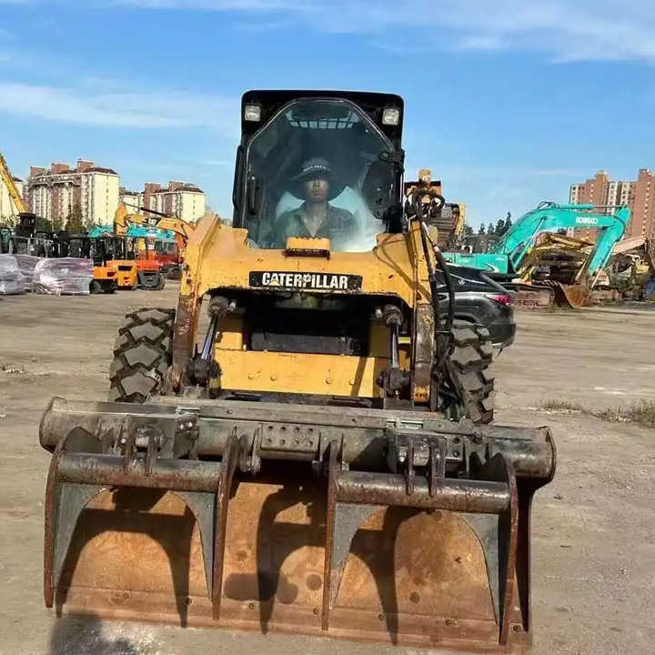 98%New Cat246c Loaders High Efficiency Wheel Loader Powerful Chinese Made Front Loader Road Machine - Mini utovarivač: slika 5 98%New Cat246c Loaders High Efficiency Wheel Loader Powerful Chinese Made Front Loader Road Machine - Mini utovarivač: slika 5