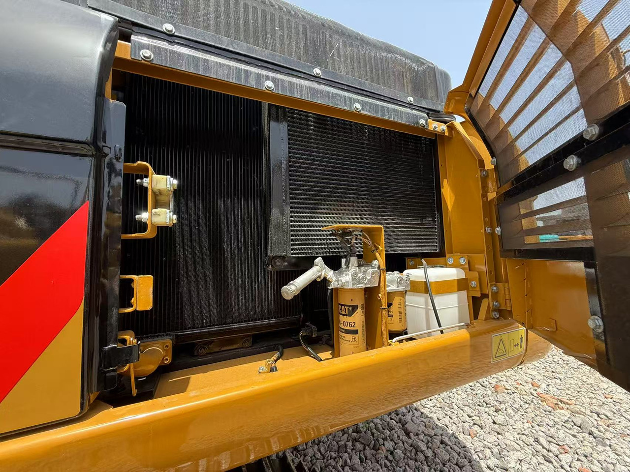 CATERPILLAR Used caterpillar brand 336d excavator on sale excellent condition high quality cat320 .330 336 excavator in stoc - Bager guseničar: slika 4 CATERPILLAR Used caterpillar brand 336d excavator on sale excellent condition high quality cat320 .330 336 excavator in stoc - Bager guseničar: slika 4