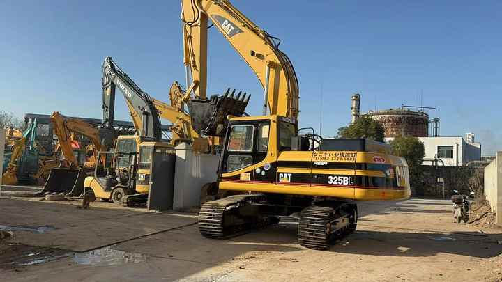 Cat325B Low Working Time CAT 320 325D 315D Excavator Caterpillar Used 25ton Cat325B Medium Size Digger - Bager guseničar: slika 3 Cat325B Low Working Time CAT 320 325D 315D Excavator Caterpillar Used 25ton Cat325B Medium Size Digger - Bager guseničar: slika 3