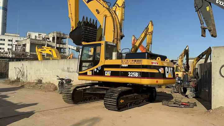 Cat325B Low Working Time CAT 320 325D 315D Excavator Caterpillar Used 25ton Cat325B Medium Size Digger - Bager guseničar: slika 5 Cat325B Low Working Time CAT 320 325D 315D Excavator Caterpillar Used 25ton Cat325B Medium Size Digger - Bager guseničar: slika 5