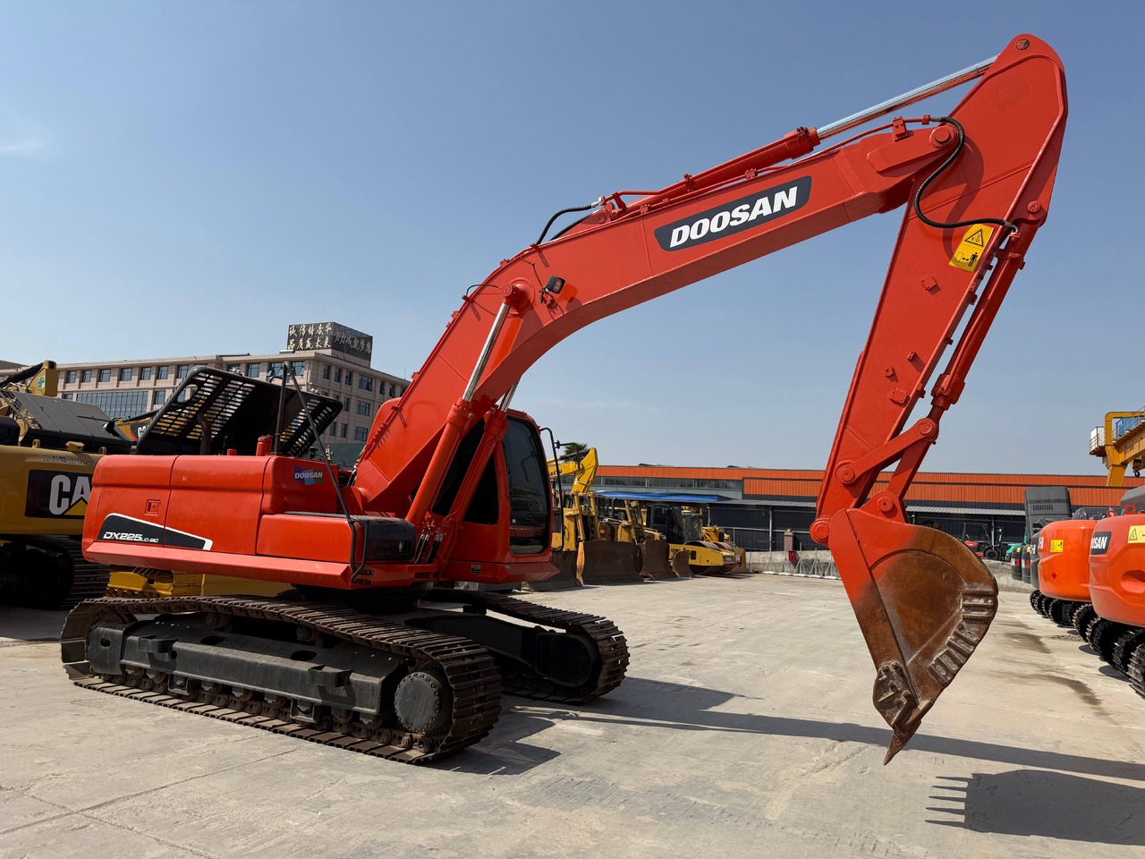 DOOSAN Used Digger Doosan DX225LC-9T Construction Machinery Construction Digger Used Doosan DX225LC-9T Cheap Excavator - Građevinska mašina: slika 1 DOOSAN Used Digger Doosan DX225LC-9T Construction Machinery Construction Digger Used Doosan DX225LC-9T Cheap Excavator - Građevinska mašina: slika 1