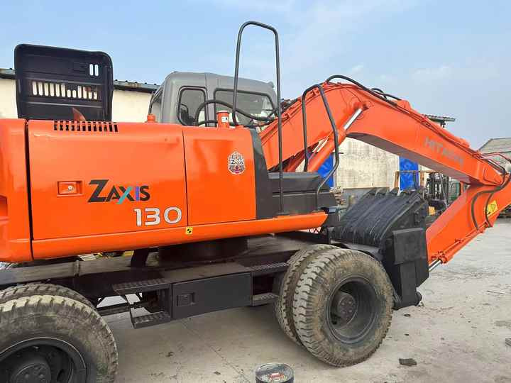 Hot Sale! Used Hitachi ZX130 Wheel Excavator |Excellent Condition| Best Price | Perfect for Construction & Road Projects - Bager točkaš: slika 3 Hot Sale! Used Hitachi ZX130 Wheel Excavator |Excellent Condition| Best Price | Perfect for Construction & Road Projects - Bager točkaš: slika 3