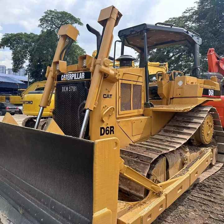Original Caterpillar D6r Bulldozer Used Caterpillar D5 D6 D7 Bulldozer on Sale High Quality Caterpillar D6r Bulldozer - Buldožer: slika 1 Original Caterpillar D6r Bulldozer Used Caterpillar D5 D6 D7 Bulldozer on Sale High Quality Caterpillar D6r Bulldozer - Buldožer: slika 1