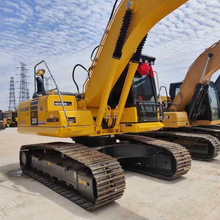 PC200-8 Low Working Hour Second Hand 20 Ton Excavator Komatsu Pc200-8 Crawler Excavator Used Komatsu Excavator PC200-8N1 - Bager: slika 3 PC200-8 Low Working Hour Second Hand 20 Ton Excavator Komatsu Pc200-8 Crawler Excavator Used Komatsu Excavator PC200-8N1 - Bager: slika 3
