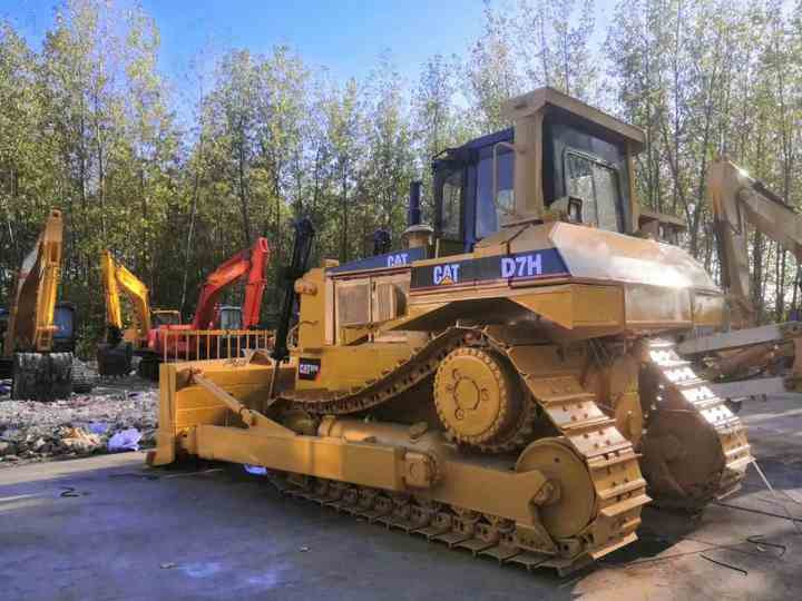 Second Hand Caterpillar CAT D7H D7G D7R Bulldozer, Used CAT D7H Japan Import in Good Condition - Buldožer: slika 3 Second Hand Caterpillar CAT D7H D7G D7R Bulldozer, Used CAT D7H Japan Import in Good Condition - Buldožer: slika 3