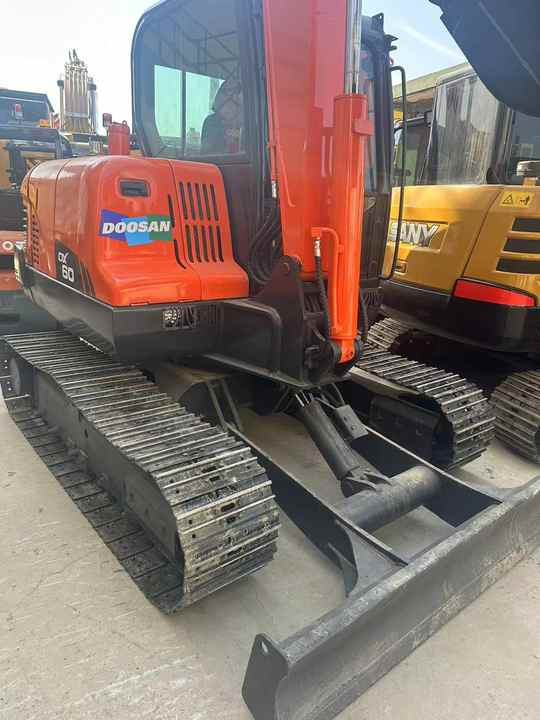 Second Hand Doosan Dx-60 Excavator for Sale - Bager guseničar: slika 3 Second Hand Doosan Dx-60 Excavator for Sale - Bager guseničar: slika 3