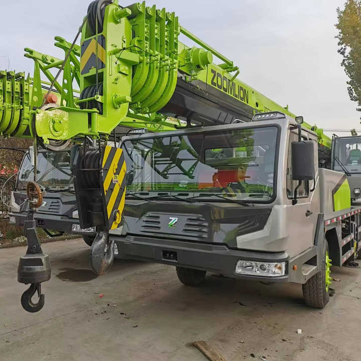 Second Hand ZOOMLION 25 Ton ZTC250V531 30 Ton ZTC300V532 70 Ton ZTC700H6 Hydraulmic Mobile Truck Crane on Sale - Pokretni kran: slika 1 Second Hand ZOOMLION 25 Ton ZTC250V531 30 Ton ZTC300V532 70 Ton ZTC700H6 Hydraulmic Mobile Truck Crane on Sale - Pokretni kran: slika 1
