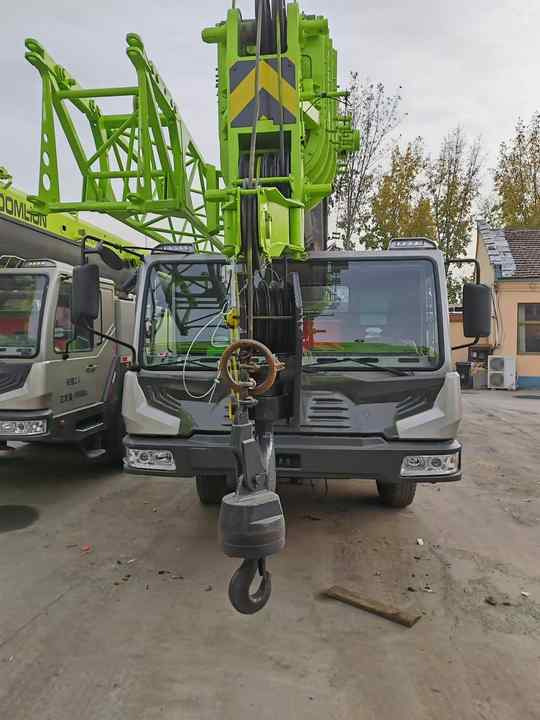 Second Hand ZOOMLION 25 Ton ZTC250V531 30 Ton ZTC300V532 70 Ton ZTC700H6 Hydraulmic Mobile Truck Crane on Sale - Pokretni kran: slika 2 Second Hand ZOOMLION 25 Ton ZTC250V531 30 Ton ZTC300V532 70 Ton ZTC700H6 Hydraulmic Mobile Truck Crane on Sale - Pokretni kran: slika 2