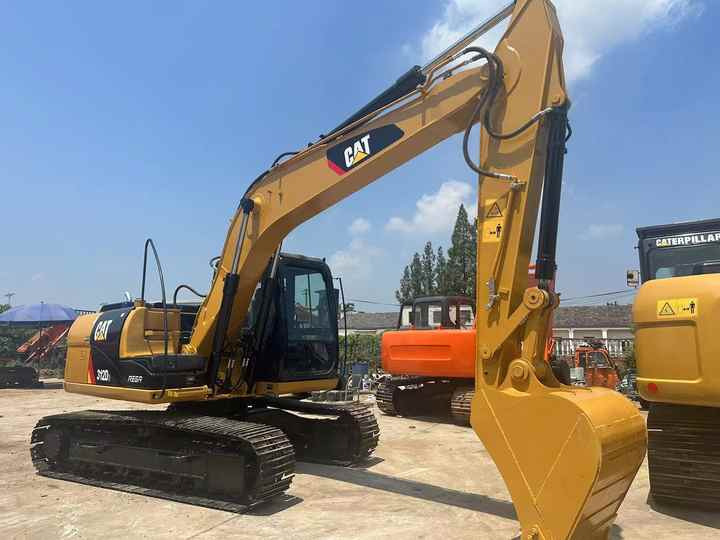 Second-hand Cat 312D2 used cat 312d crawler excavator is for sale with good quality and low price - Bager guseničar: slika 4 Second-hand Cat 312D2 used cat 312d crawler excavator is for sale with good quality and low price - Bager guseničar: slika 4