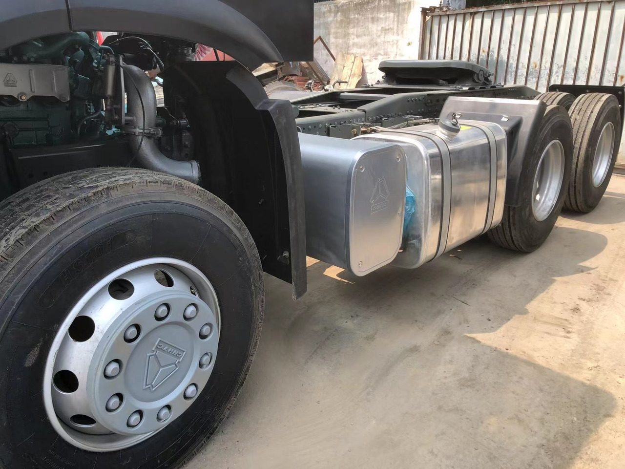 Howo HOWO 371 - Tegljač: slika 2 Howo HOWO 371 - Tegljač: slika 2