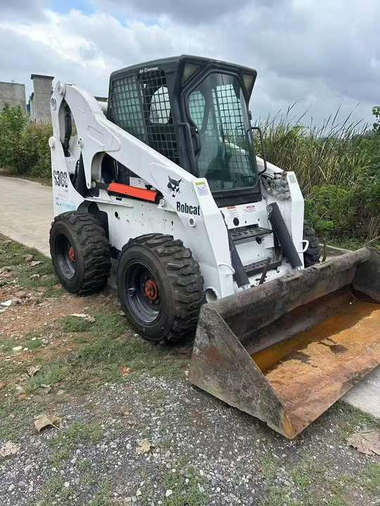 USED BOBCAT S300 Skid-steer Loader with Very Good Performance Is for Sale at a Low Price. S160/s185/s220/330 in Stock - Mini utovarivač: slika 2 USED BOBCAT S300 Skid-steer Loader with Very Good Performance Is for Sale at a Low Price. S160/s185/s220/330 in Stock - Mini utovarivač: slika 2