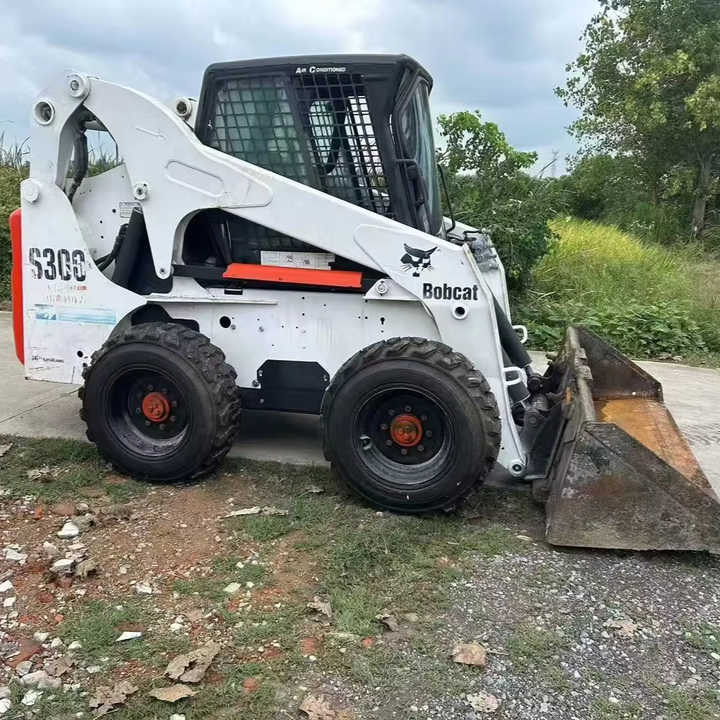 Mini utovarivač USED BOBCAT S300 Skid-steer Loader with Very Good Performance Is for Sale at a Low Price. S160/s185/s220/330 in Stock: slika 1
