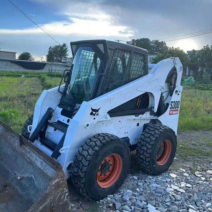 Used Bob Cat Bob Cat S300 Used Mini Skid Steer Wheel Loader Multifunctional Track Loaders Bobcat S300 - Mini utovarivač: slika 5 Used Bob Cat Bob Cat S300 Used Mini Skid Steer Wheel Loader Multifunctional Track Loaders Bobcat S300 - Mini utovarivač: slika 5