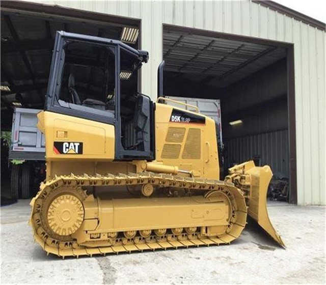 Used Cat D5k D5g D5 D5m D5h Crawler Bulldozer , CAT Bulldozer with Ripper , Original Cat Bulldozers - Buldožer: slika 1 Used Cat D5k D5g D5 D5m D5h Crawler Bulldozer , CAT Bulldozer with Ripper , Original Cat Bulldozers - Buldožer: slika 1