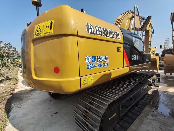 Used Digger CAT 320 Construction Machinery Construction Digger Used CAT 320 Cheap Excavator - Bager guseničar: slika 2 Used Digger CAT 320 Construction Machinery Construction Digger Used CAT 320 Cheap Excavator - Bager guseničar: slika 2
