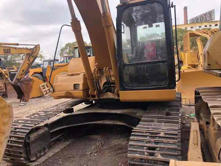 Used Digger CAT 320BL Construction Machinery Construction Digger Used CAT 320BL Cheap Excavator - Bager guseničar: slika 3 Used Digger CAT 320BL Construction Machinery Construction Digger Used CAT 320BL Cheap Excavator - Bager guseničar: slika 3