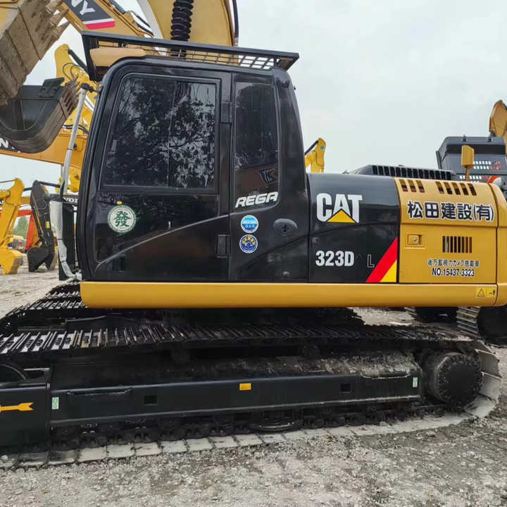 Used Digger CAT 323D2L Construction Machinery Construction Digger Used CAT 323D2L Cheap Excavator - Bager guseničar: slika 2 Used Digger CAT 323D2L Construction Machinery Construction Digger Used CAT 323D2L Cheap Excavator - Bager guseničar: slika 2