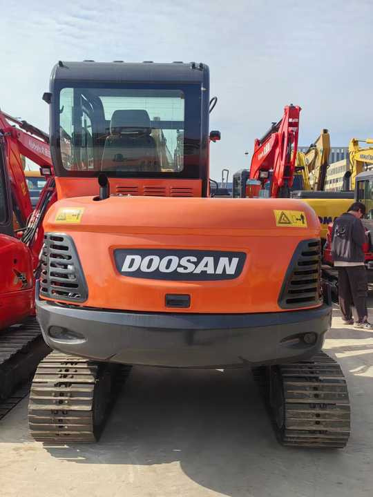 Used Doosan Mini Excavator DoOSAN DX60-9 6tons Small Excavator for Sale High Quality Doosan Dx60 70 75 Mini Excavator on Sale - Mini bager: slika 3 Used Doosan Mini Excavator DoOSAN DX60-9 6tons Small Excavator for Sale High Quality Doosan Dx60 70 75 Mini Excavator on Sale - Mini bager: slika 3