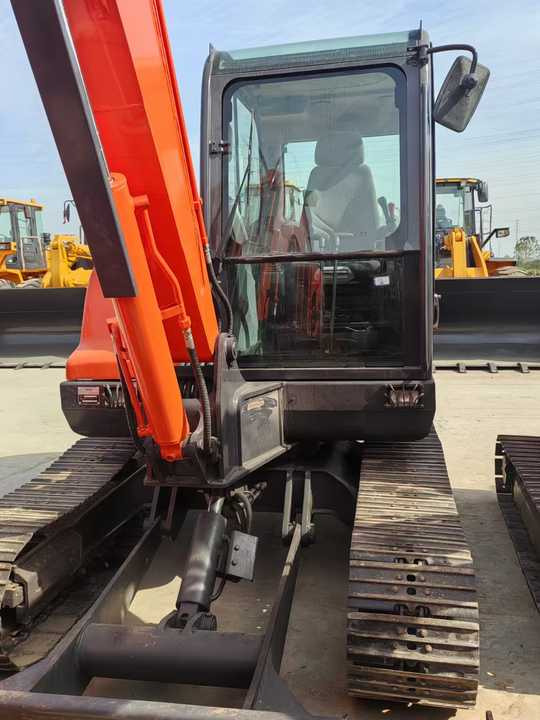 Used Doosan Mini Excavator DoOSAN DX60-9 6tons Small Excavator for Sale High Quality Doosan Dx60 70 75 Mini Excavator on Sale - Mini bager: slika 4 Used Doosan Mini Excavator DoOSAN DX60-9 6tons Small Excavator for Sale High Quality Doosan Dx60 70 75 Mini Excavator on Sale - Mini bager: slika 4