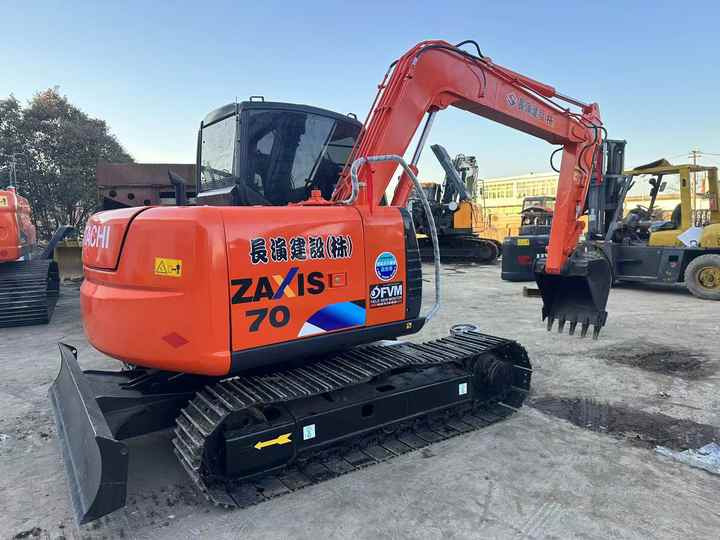 Used Excavator Good Quality Low Price Hitachi ZX70 Excavator in Good Condition for Sale - Bager guseničar: slika 3 Used Excavator Good Quality Low Price Hitachi ZX70 Excavator in Good Condition for Sale - Bager guseničar: slika 3