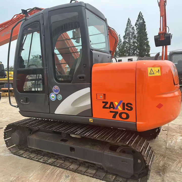 Used HITACHI ZX-70 - Bager guseničar: slika 1 Used HITACHI ZX-70 - Bager guseničar: slika 1